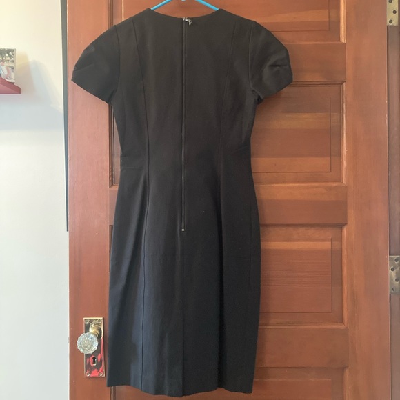 New Banana Republic Black Shift Dress size 2 - Picture 2 of 6